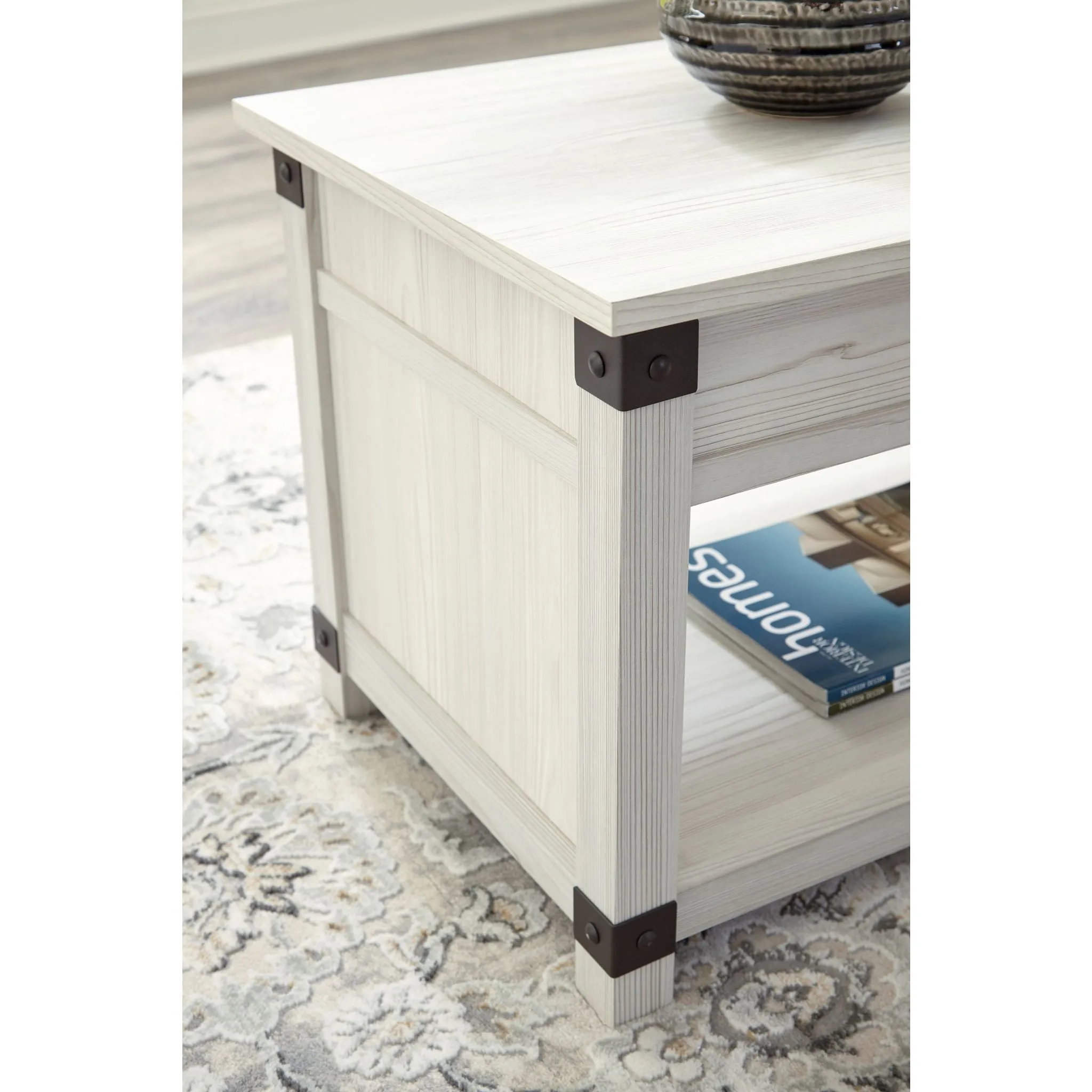 Bayflynn Rectangle Lift Cocktail Table - Whitewash