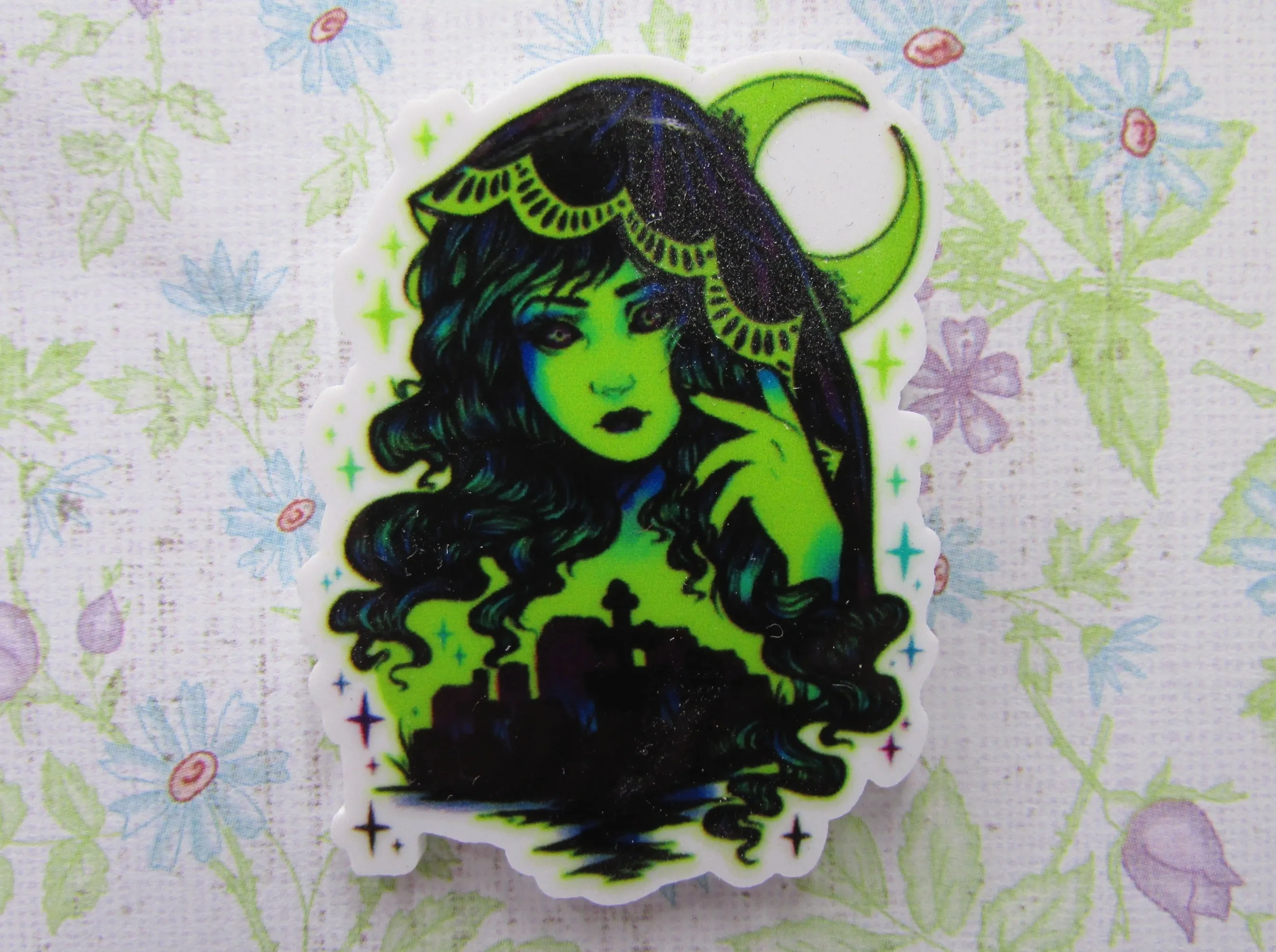 Black and Green Witch Scene Needle Minder, Cover Minder, Magnet