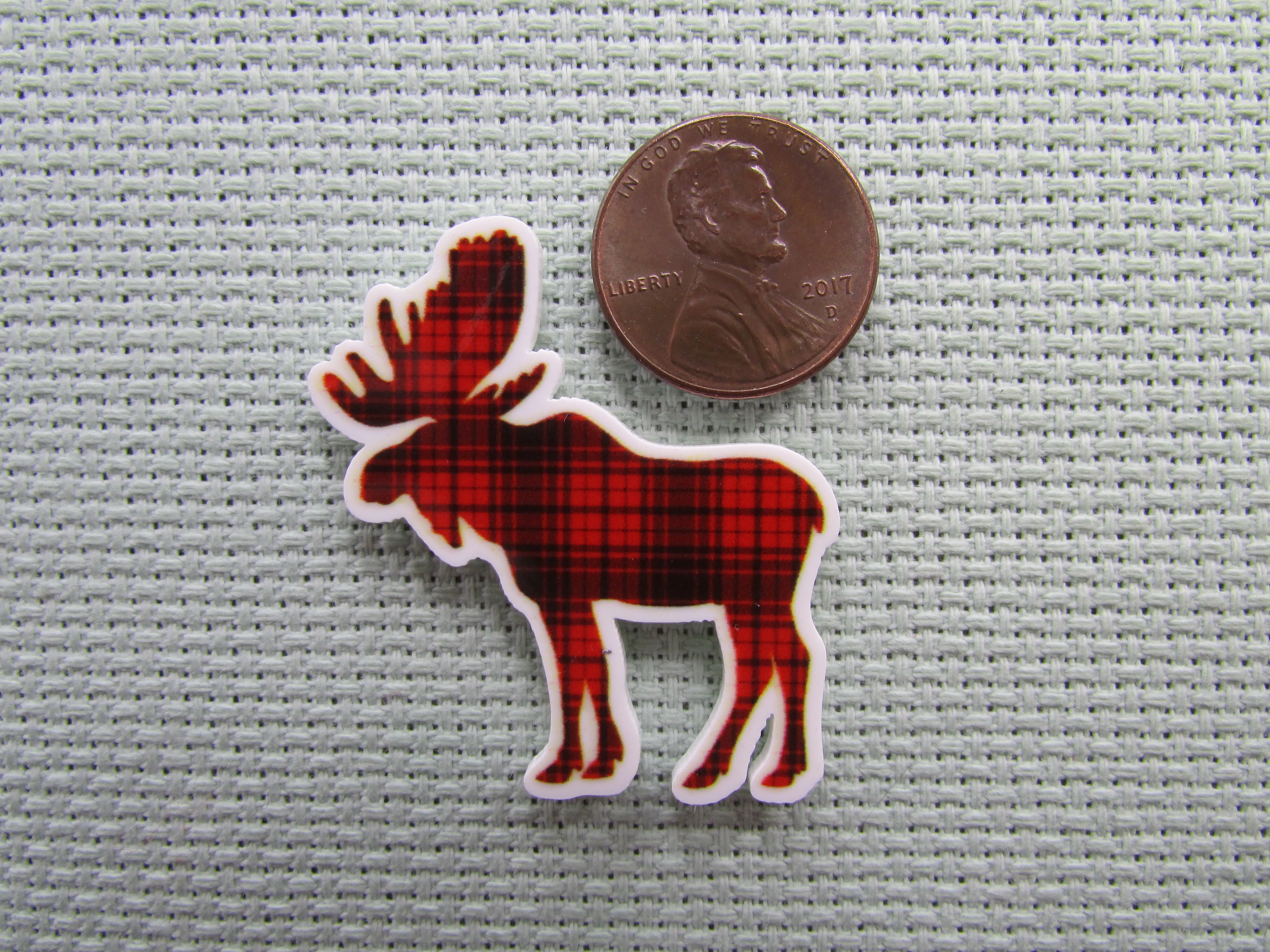 Black and Red Plaid Moose Needle Minder, Cover Minder, Magnet