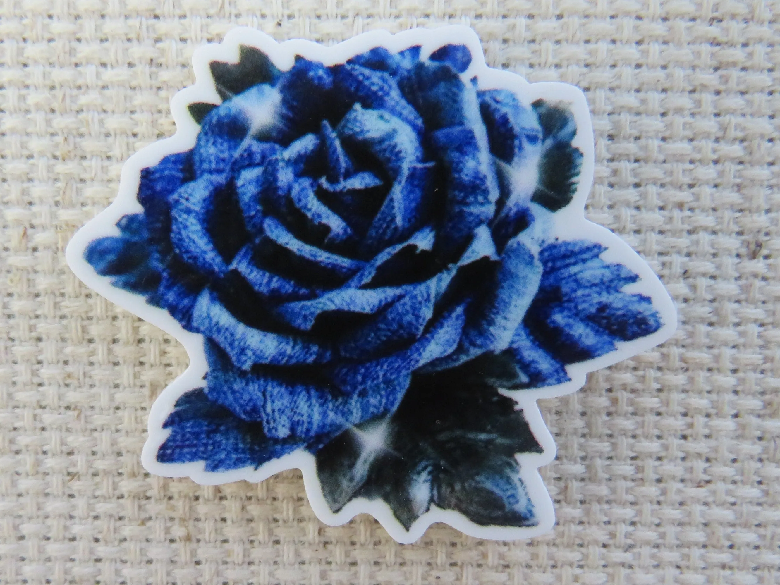 Brilliantly Blue Rose Needle Minder, Cover Minder, Magnet