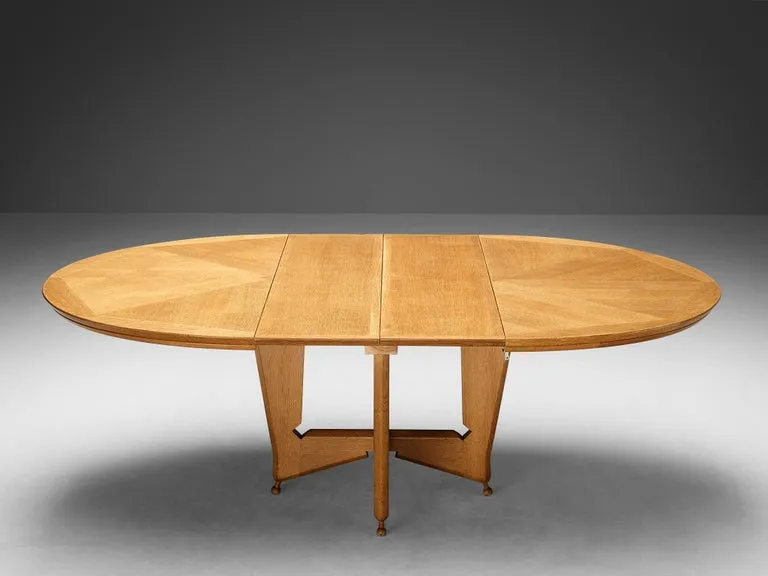 Guillerme & Chambron 'Victorine' Dining Table in Oak