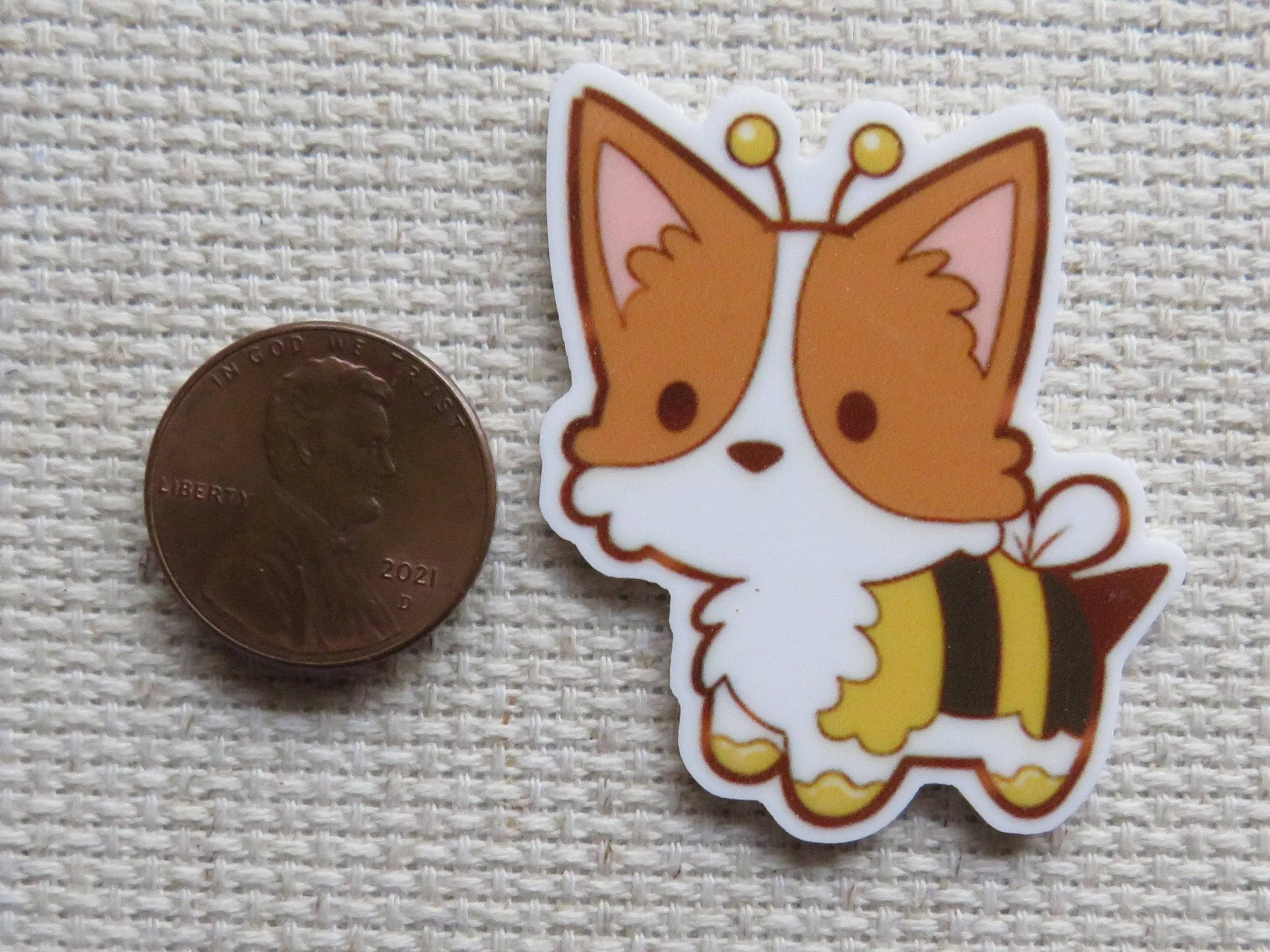 Puppy Bee Needle Minder, Cover Minder, Magnet