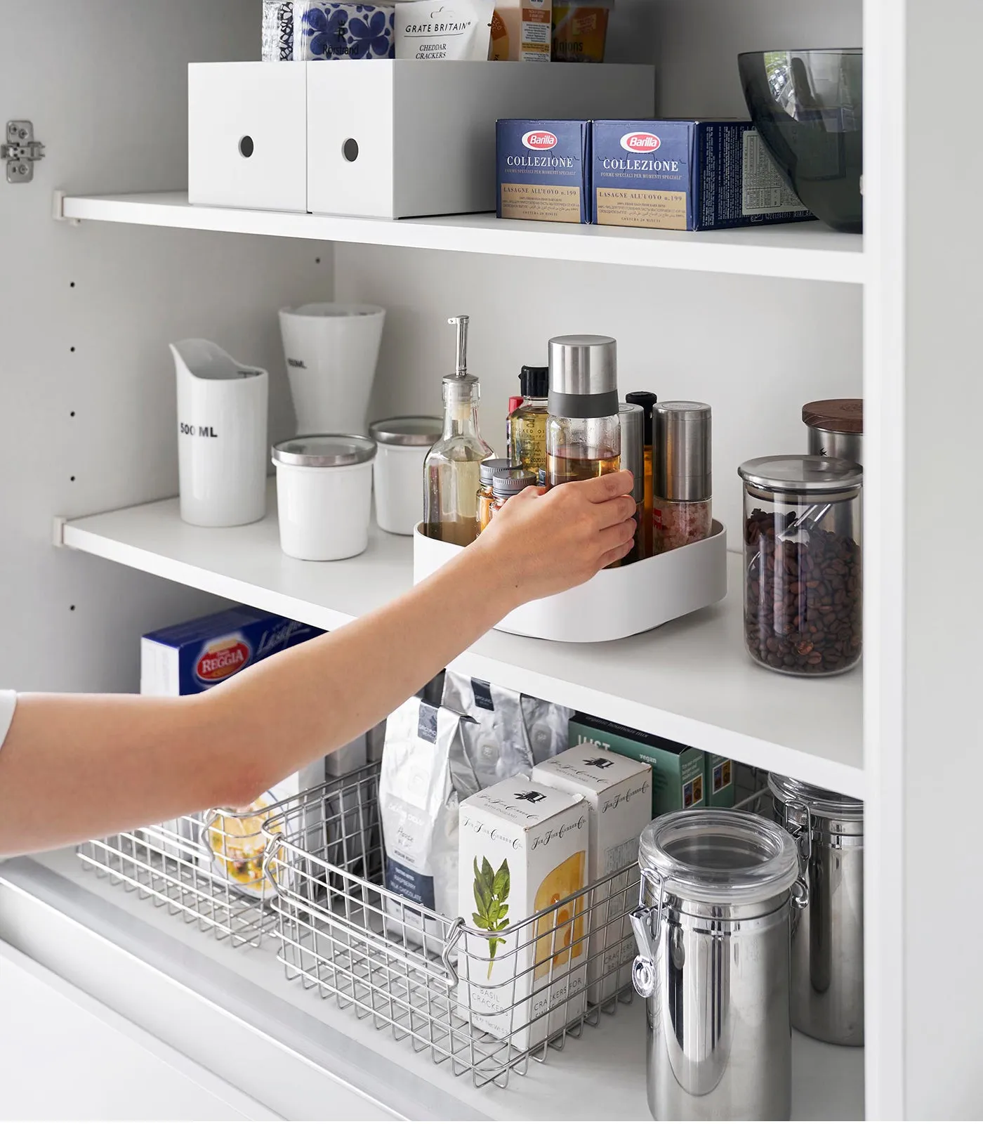 Rotating Storage Tray